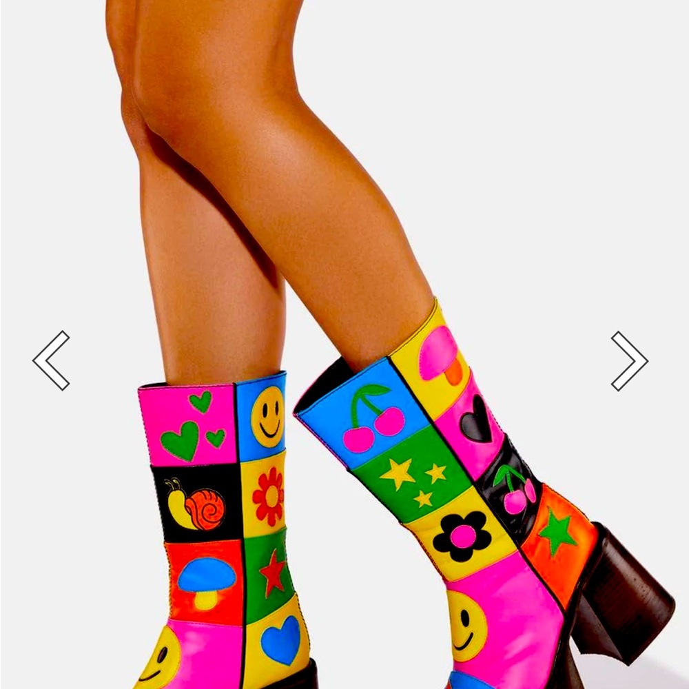 New dELiA*s Dolls Kill Rainbow Happy In My Mind Platform Boots U.S. Size 10